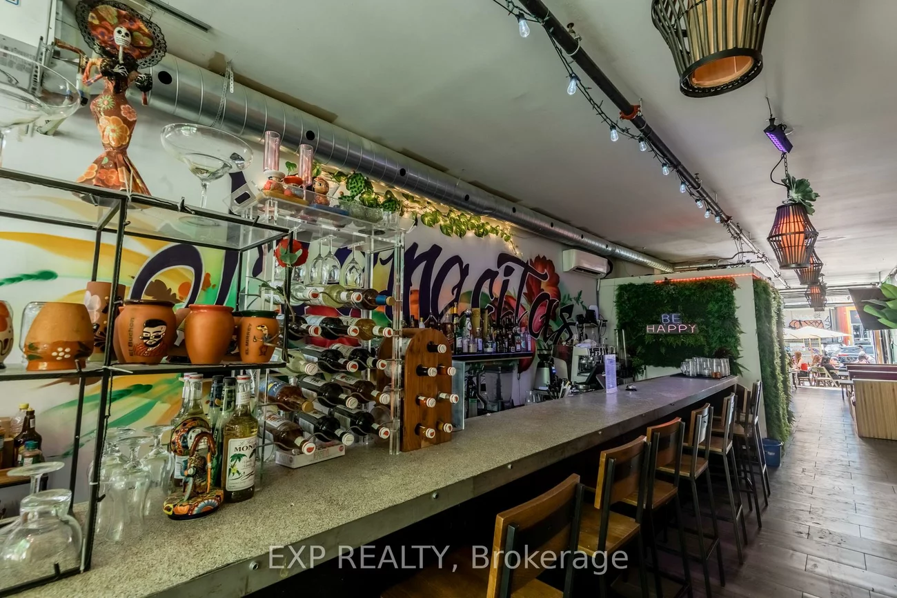 305, Augusta, Kensington-Chinatown, Toronto