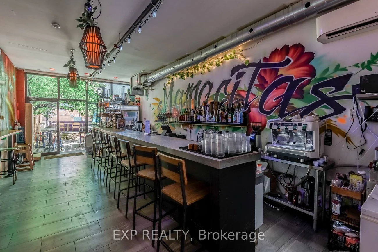305, Augusta, Kensington-Chinatown, Toronto
