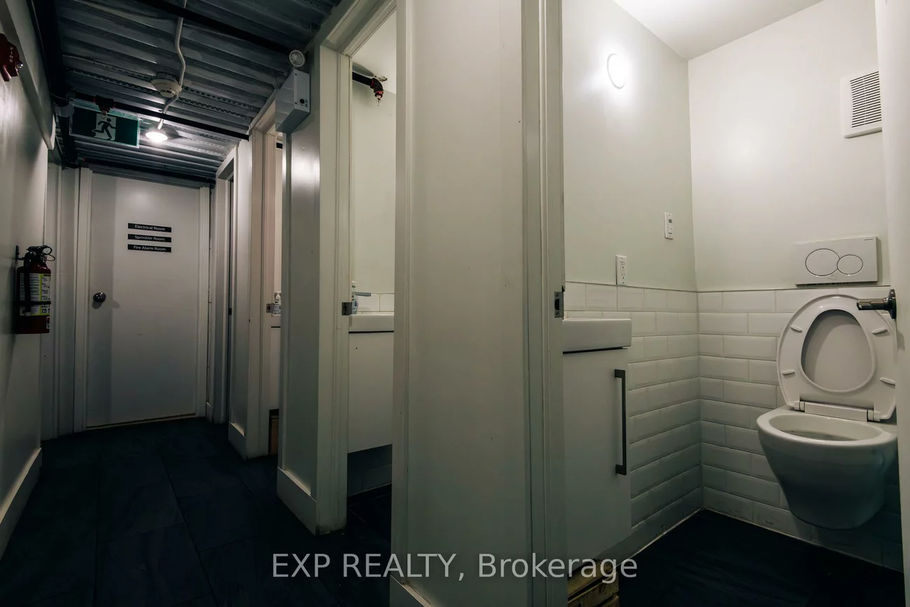 305, Augusta, Kensington-Chinatown, Toronto