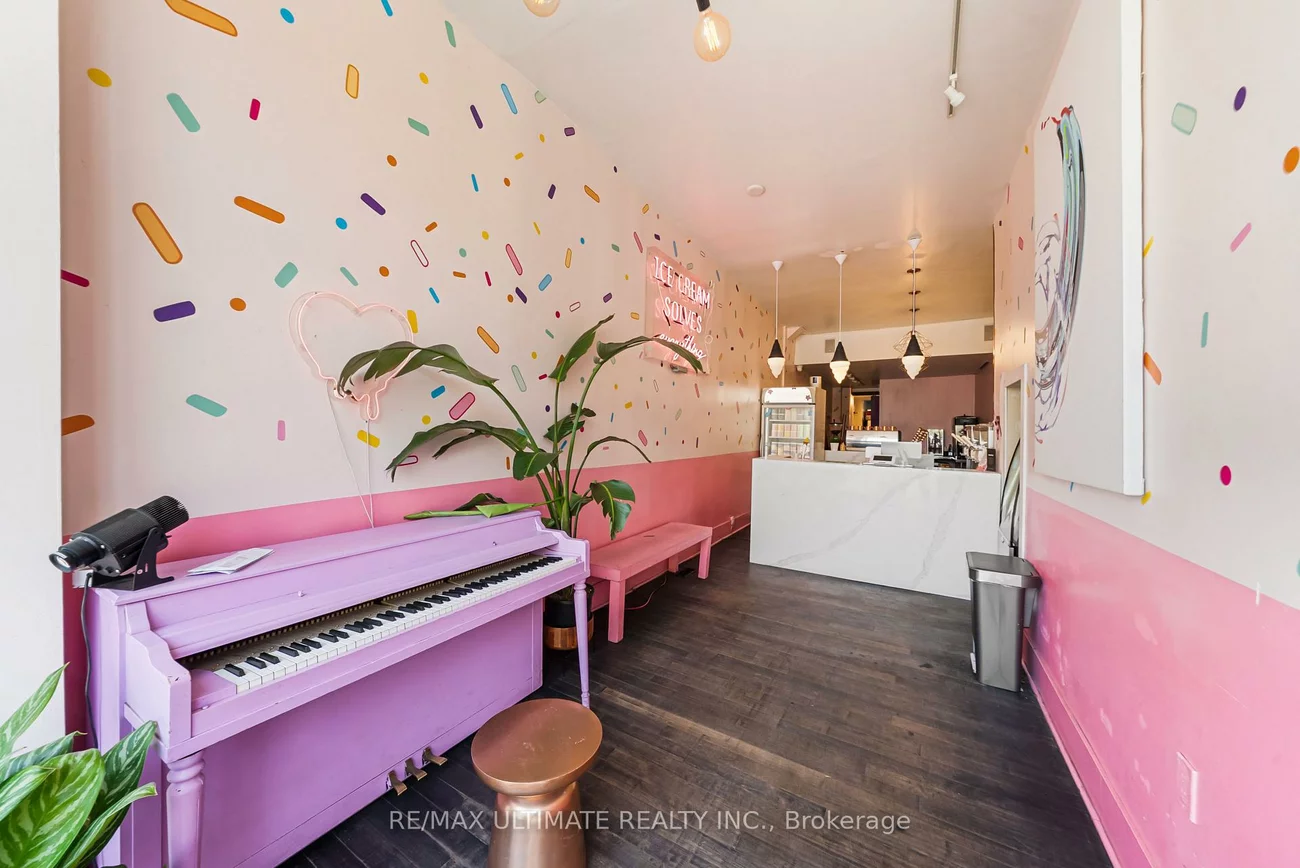 831, Queen, Niagara, Toronto