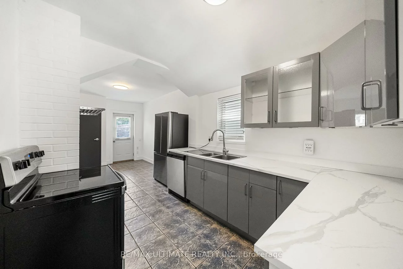 831, Queen, Niagara, Toronto