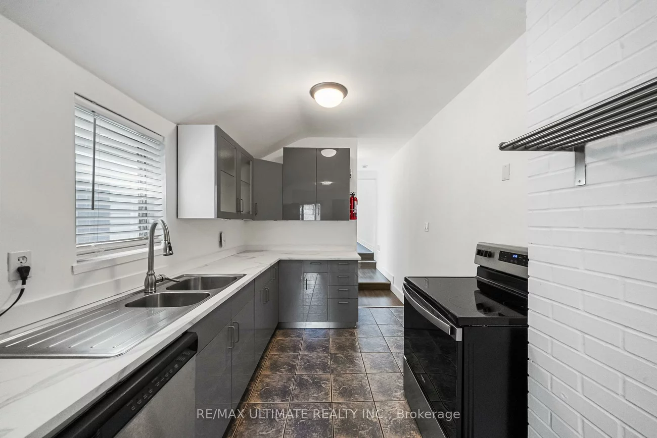 831, Queen, Niagara, Toronto