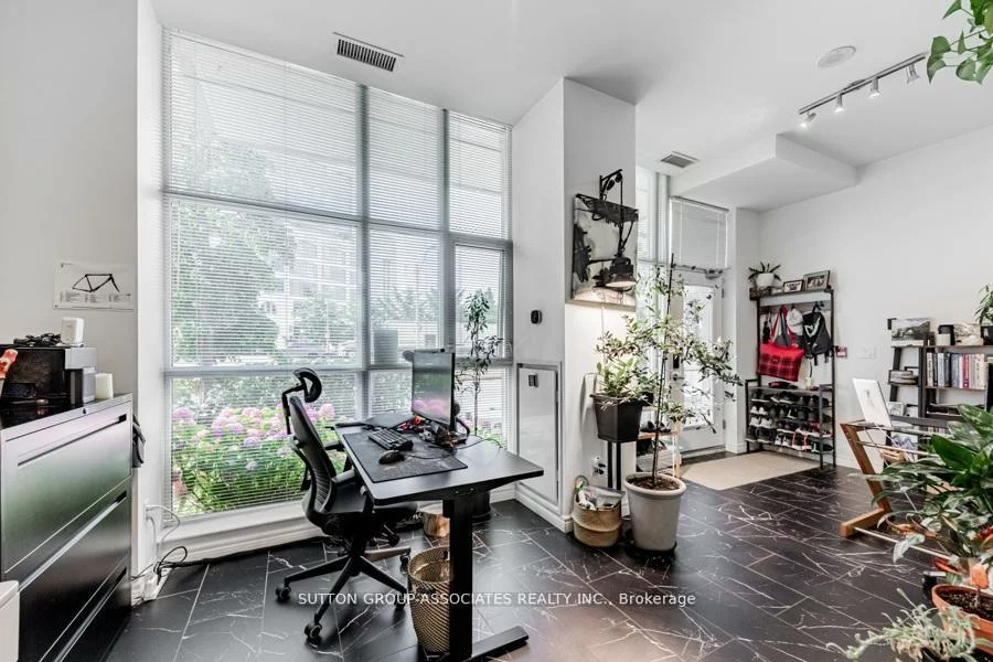 618 A, Fleet, Niagara, Toronto