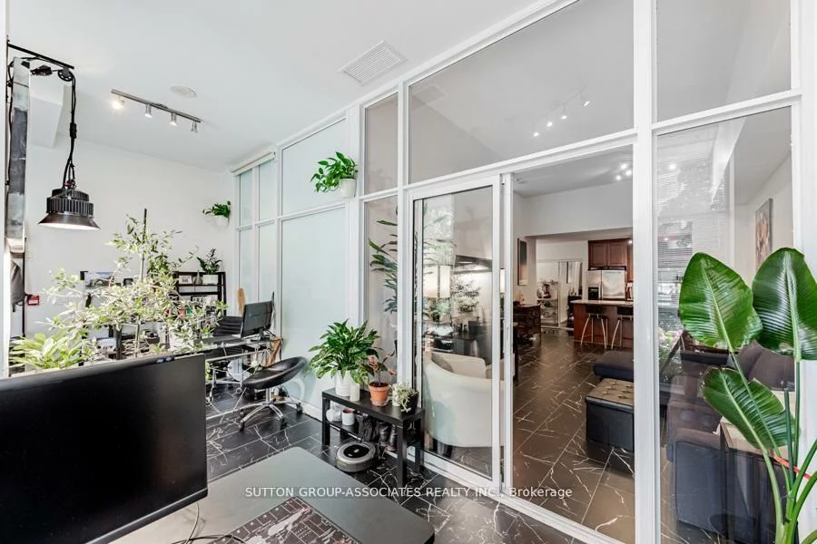 618 A, Fleet, Niagara, Toronto