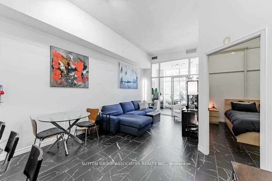 618 A, Fleet, Niagara, Toronto