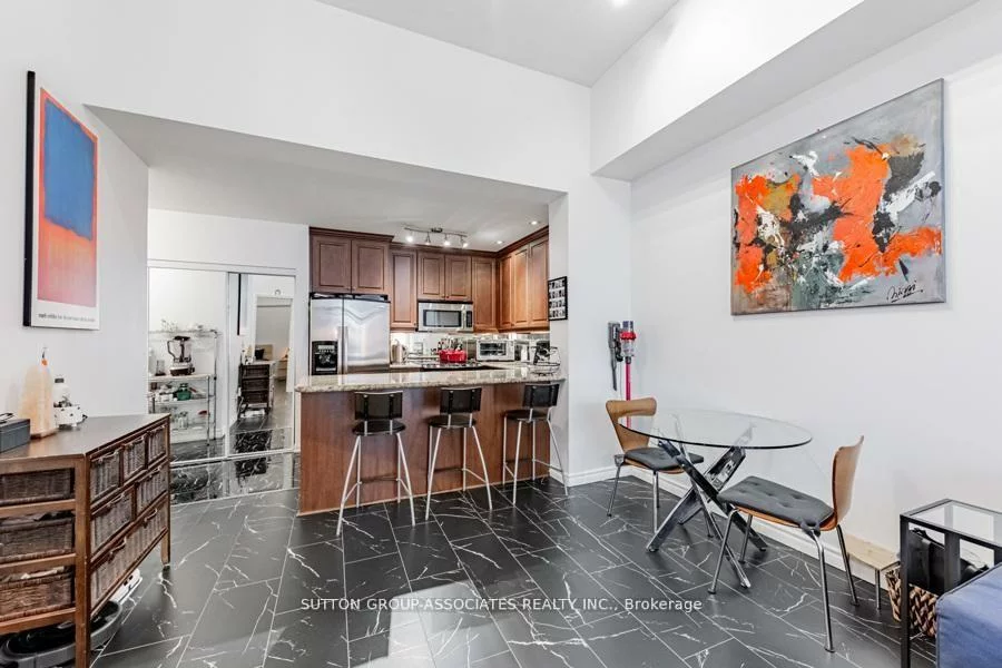 618 A, Fleet, Niagara, Toronto