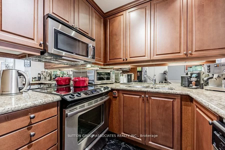 618 A, Fleet, Niagara, Toronto