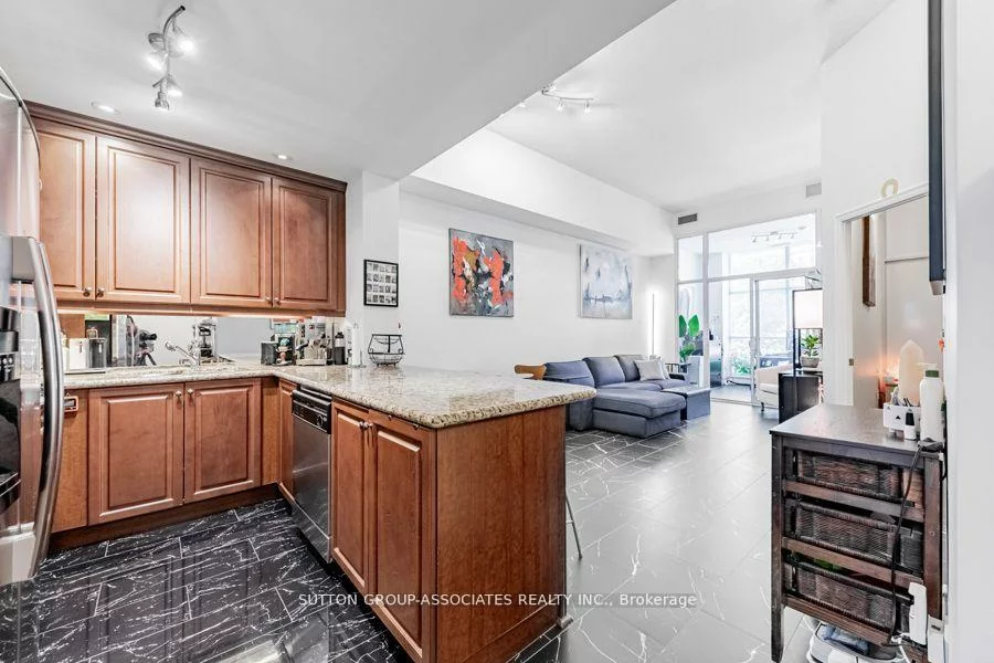 618 A, Fleet, Niagara, Toronto