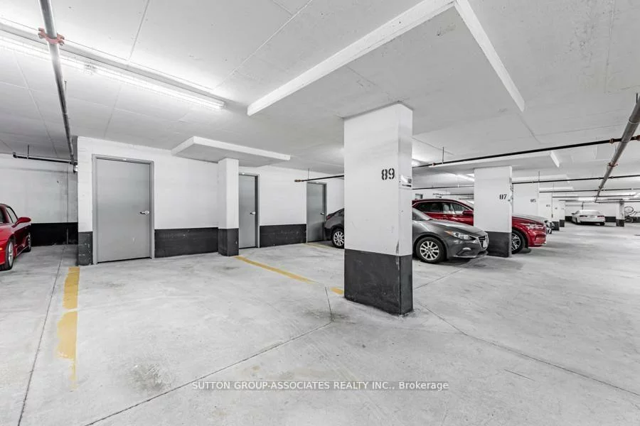 618 A, Fleet, Niagara, Toronto