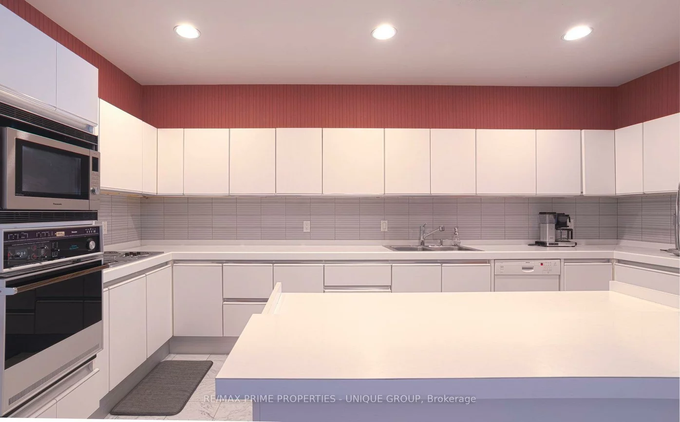 112, Scollard, Annex, Toronto