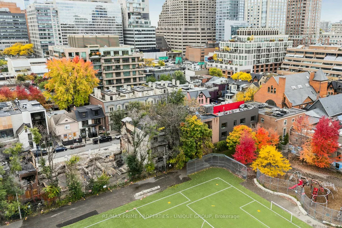 112, Scollard, Annex, Toronto