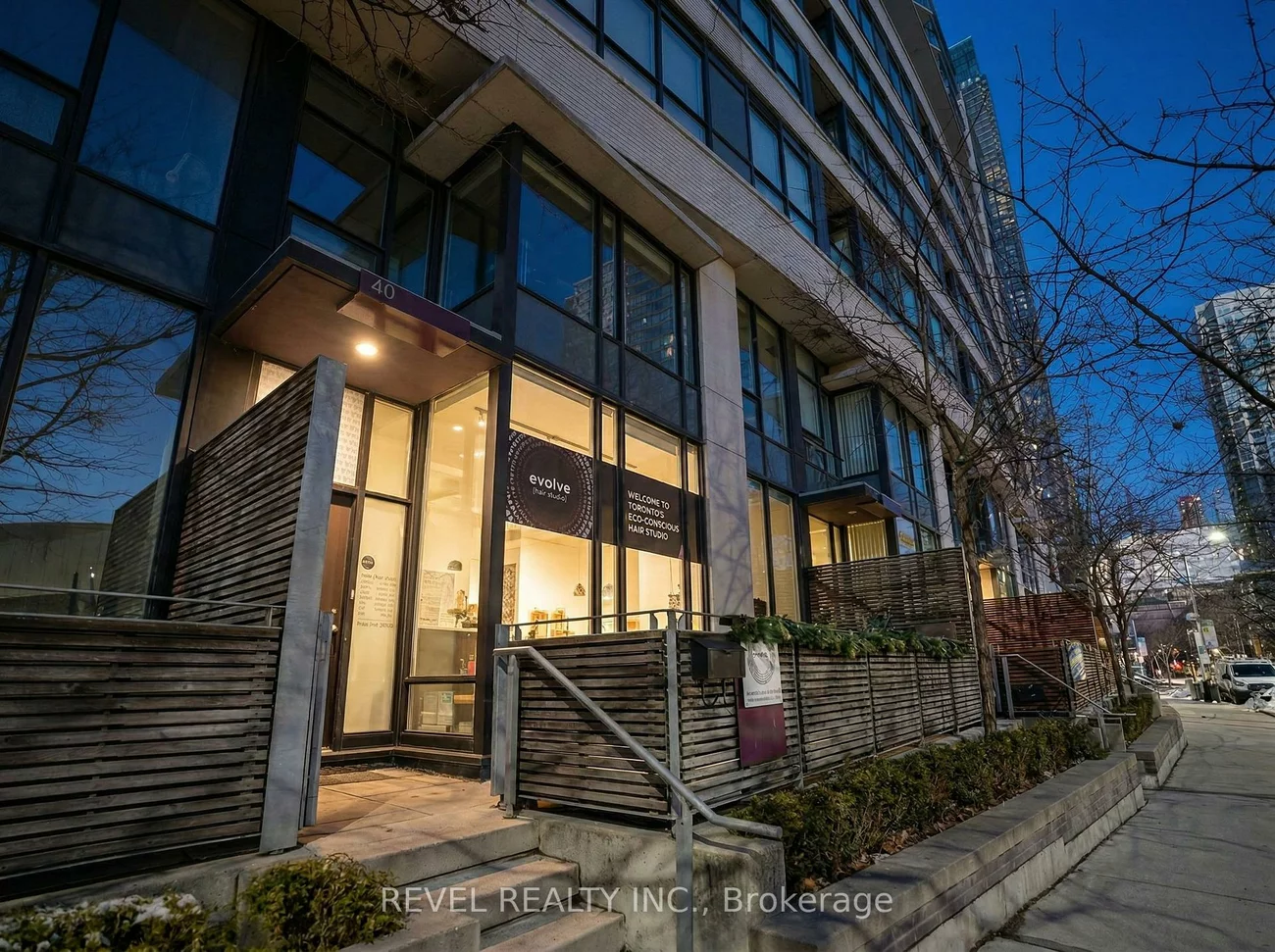 40, Fort York, Waterfront Communities C1, Toronto