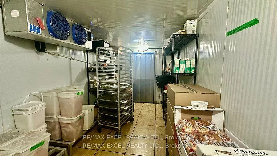 1112, Queen, Little Portugal, Toronto