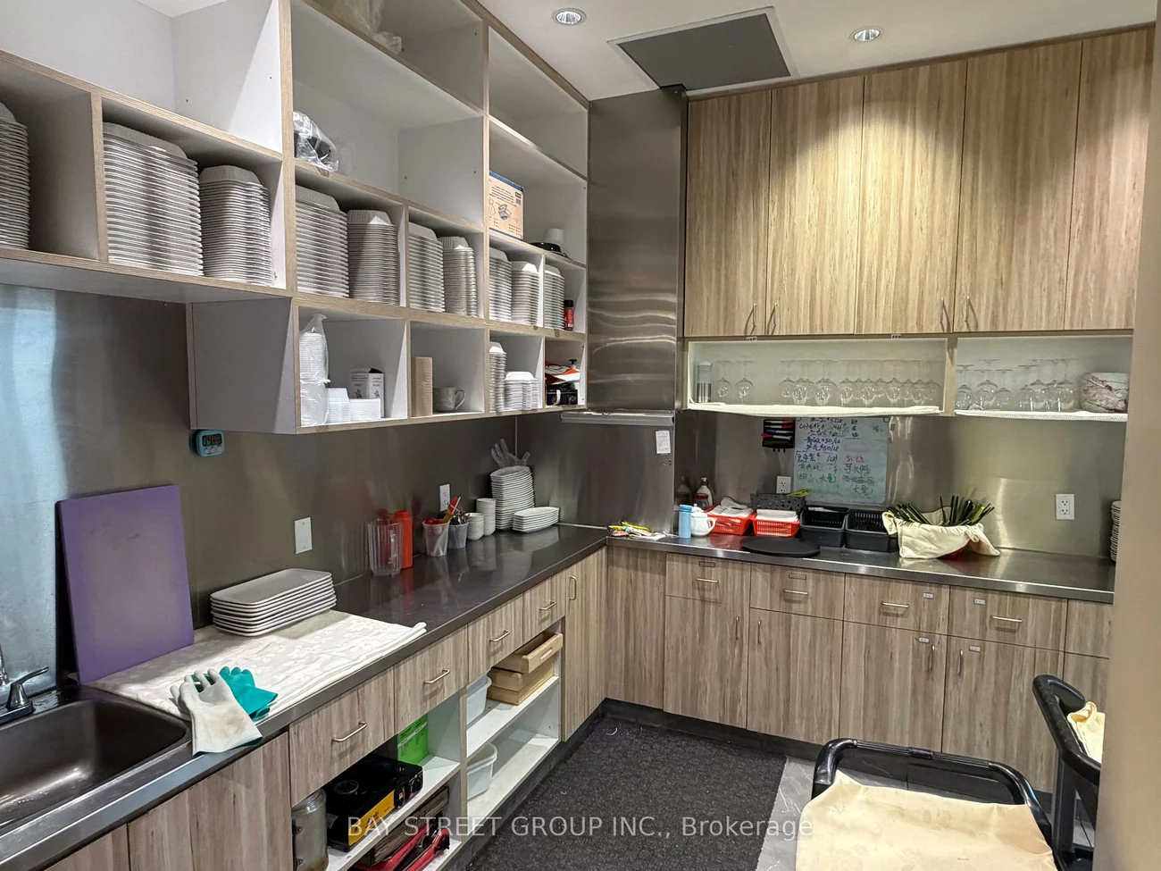 1108, Sheppard, Bayview Village, Toronto