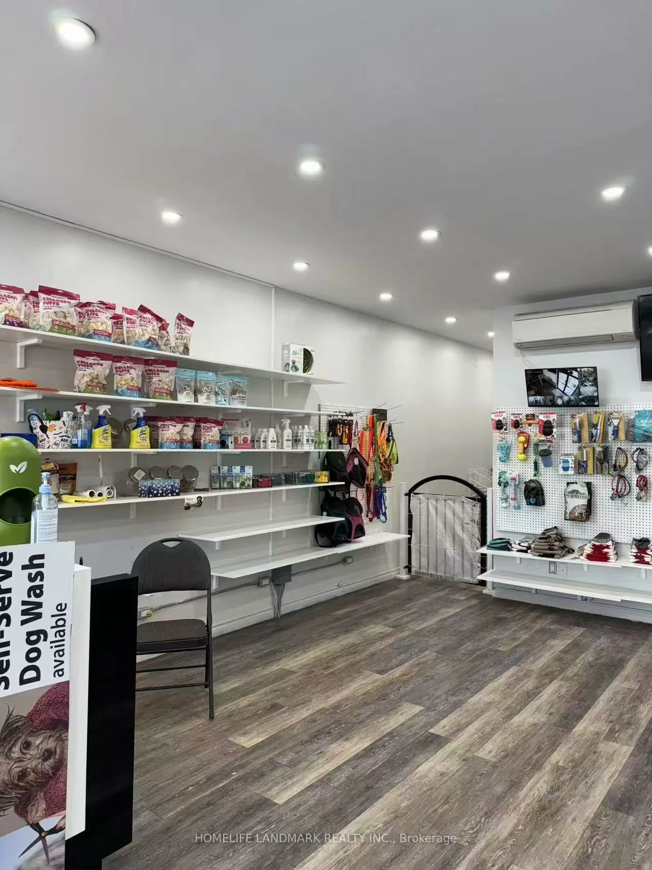 4140, Bathurst, Clanton Park, Toronto