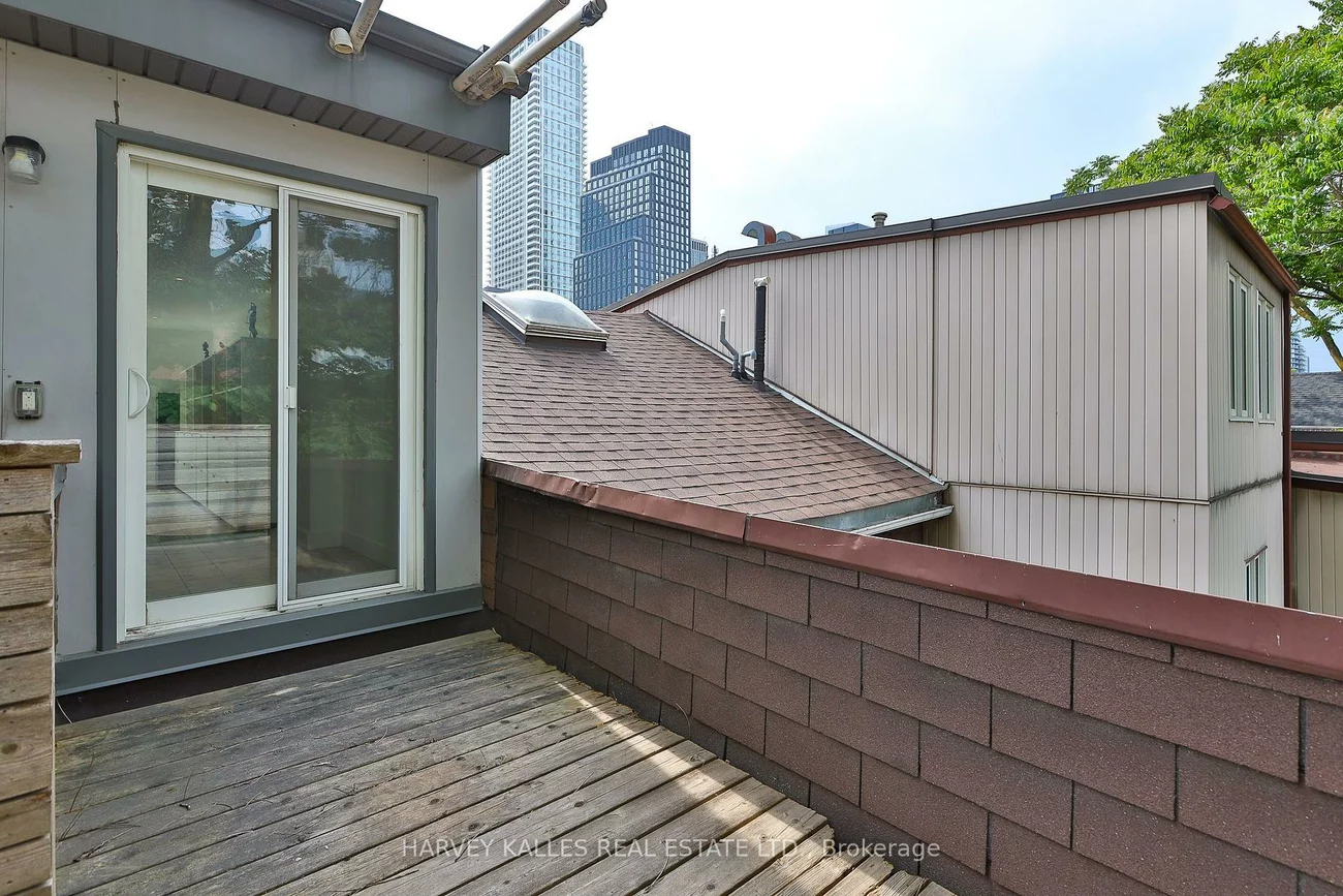 131, George, Moss Park, Toronto