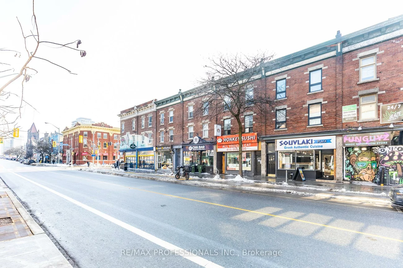 495, Bloor, University, Toronto