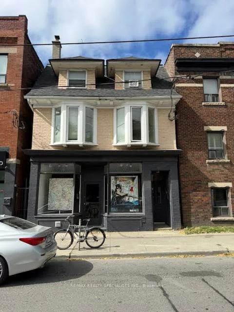 1052, Bathurst, Annex, Toronto