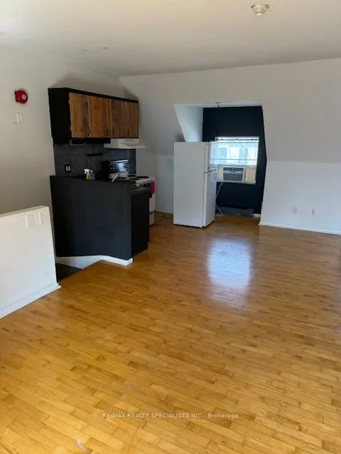 1052, Bathurst, Annex, Toronto