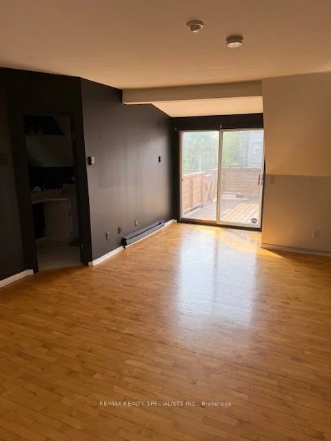 1052, Bathurst, Annex, Toronto
