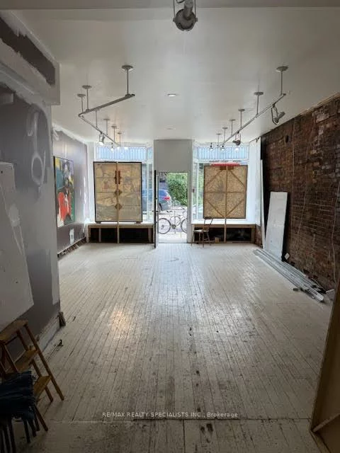 1052, Bathurst, Annex, Toronto