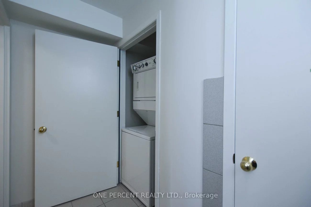 204, Sheppard, Lansing-Westgate, Toronto