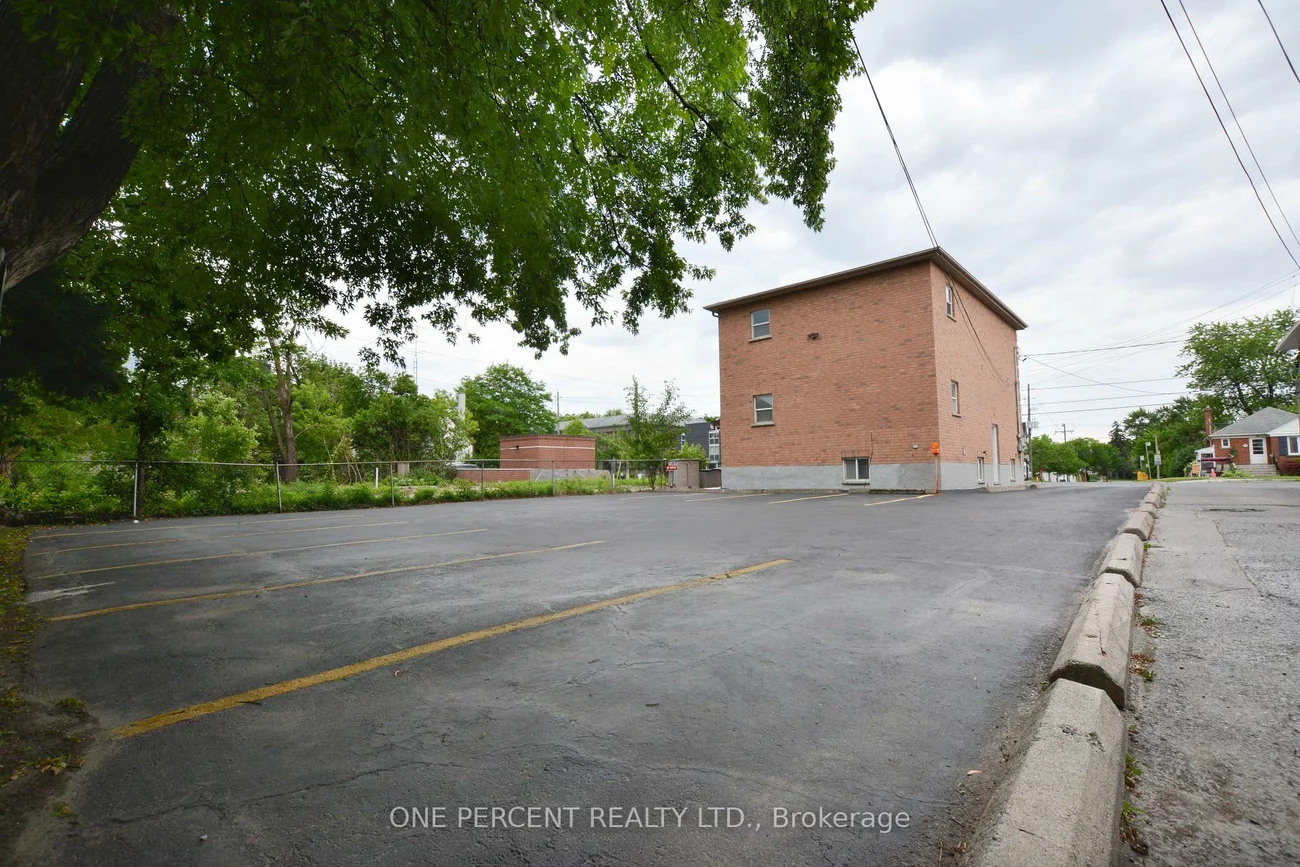204, Sheppard, Lansing-Westgate, Toronto