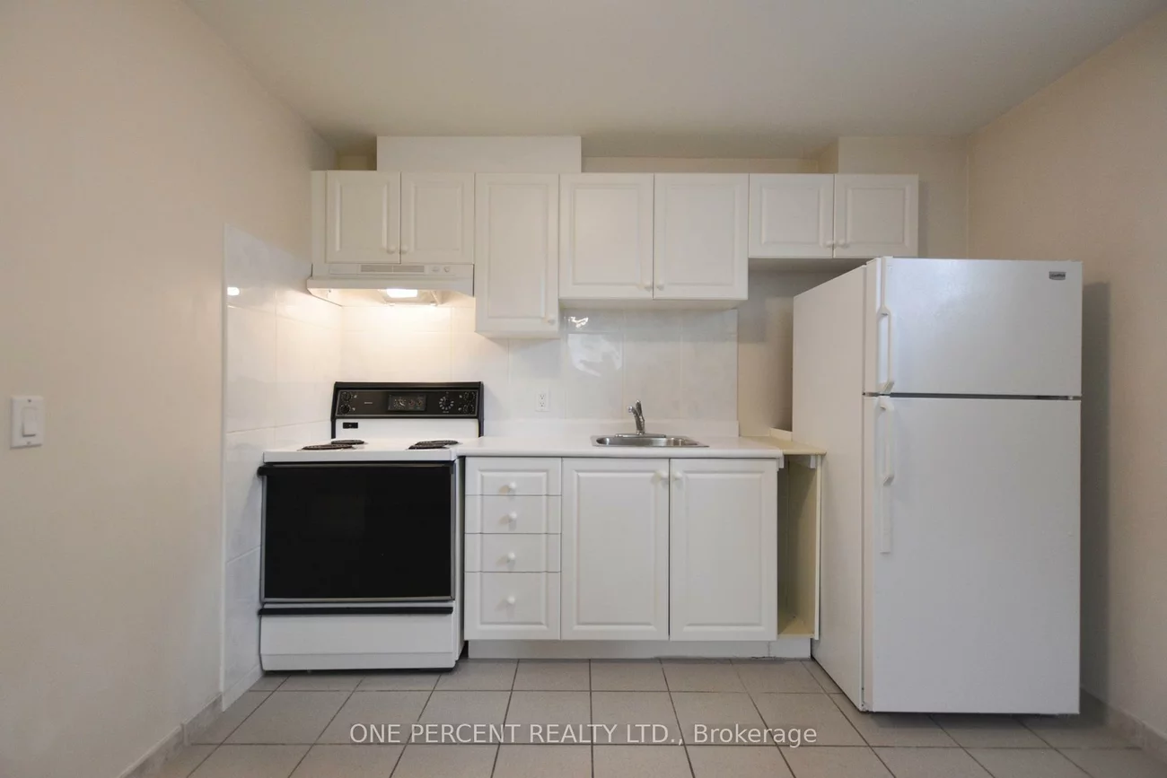 204, Sheppard, Lansing-Westgate, Toronto
