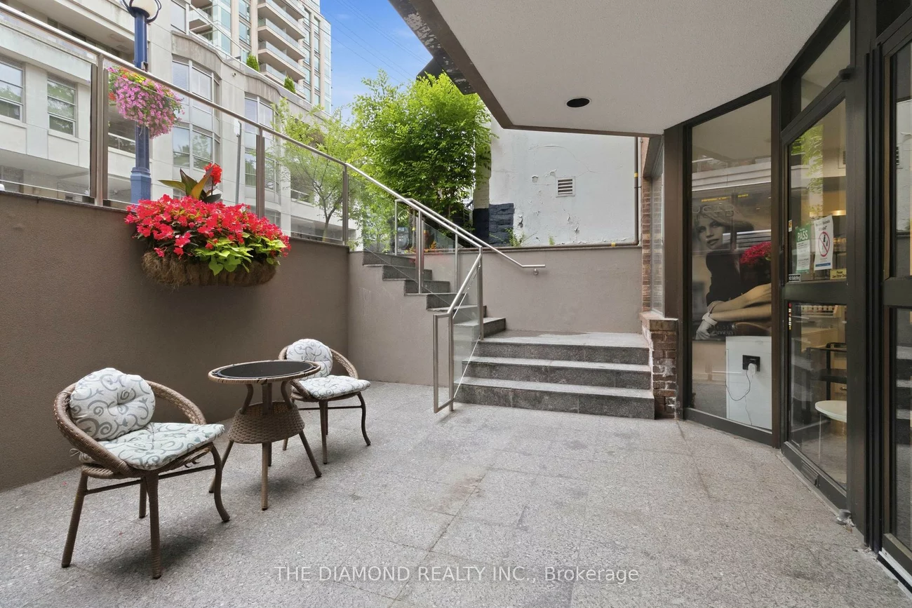 68, Scollard, Annex, Toronto