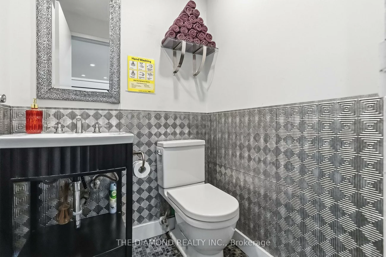 68, Scollard, Annex, Toronto