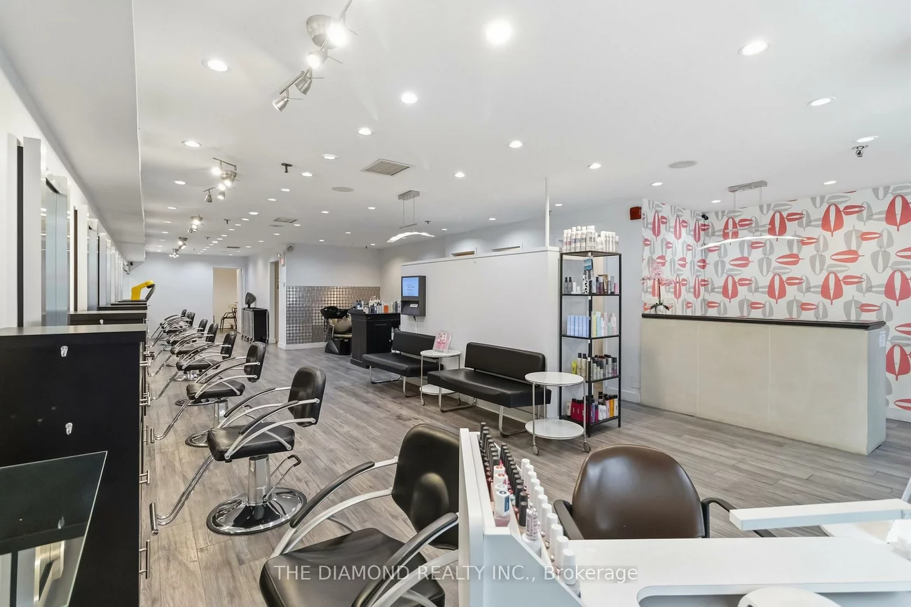 68, Scollard, Annex, Toronto