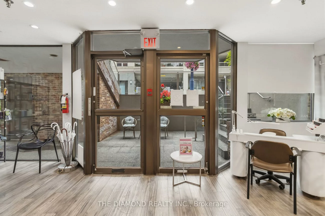 68, Scollard, Annex, Toronto