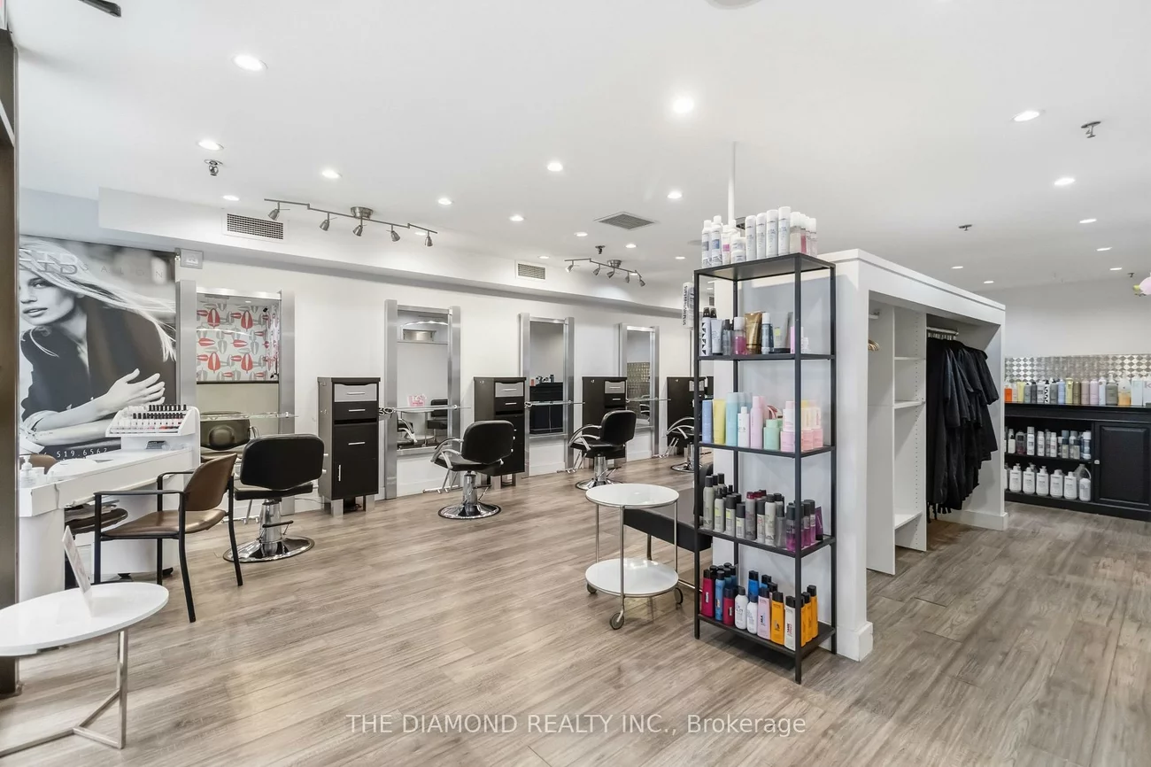 68, Scollard, Annex, Toronto