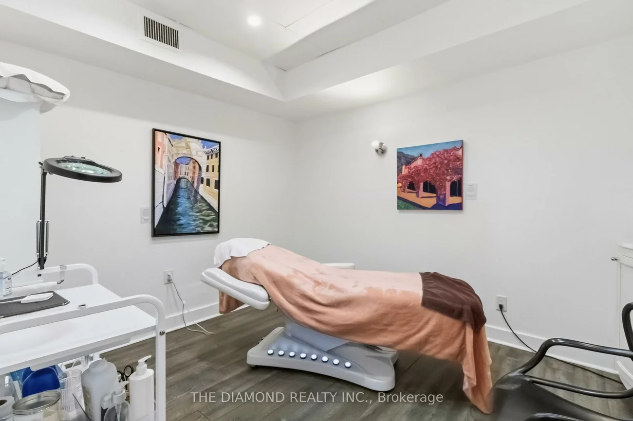 68, Scollard, Annex, Toronto