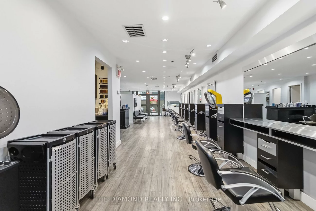 68, Scollard, Annex, Toronto