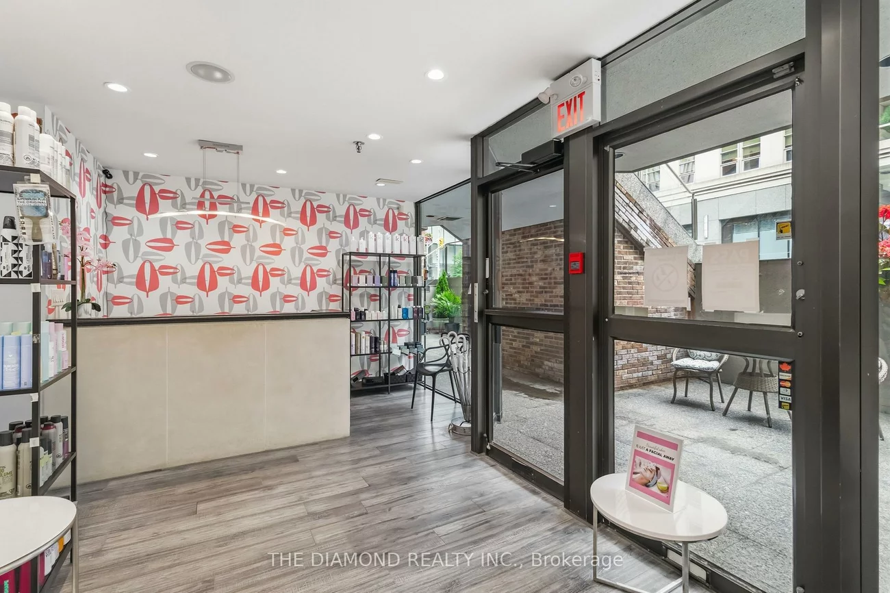68, Scollard, Annex, Toronto