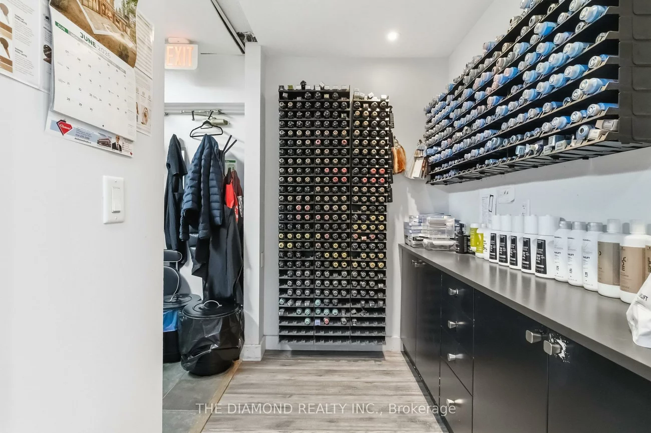 68, Scollard, Annex, Toronto