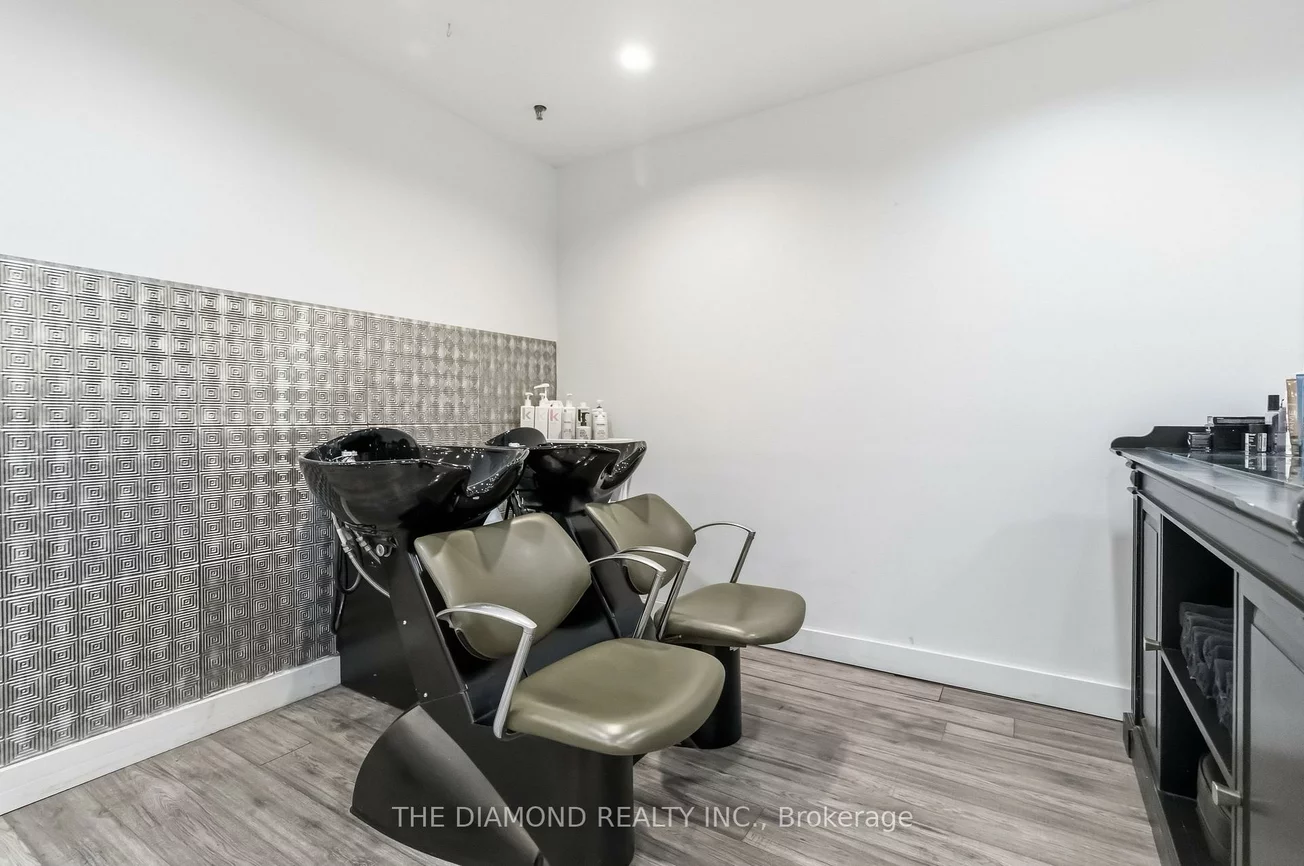 68, Scollard, Annex, Toronto