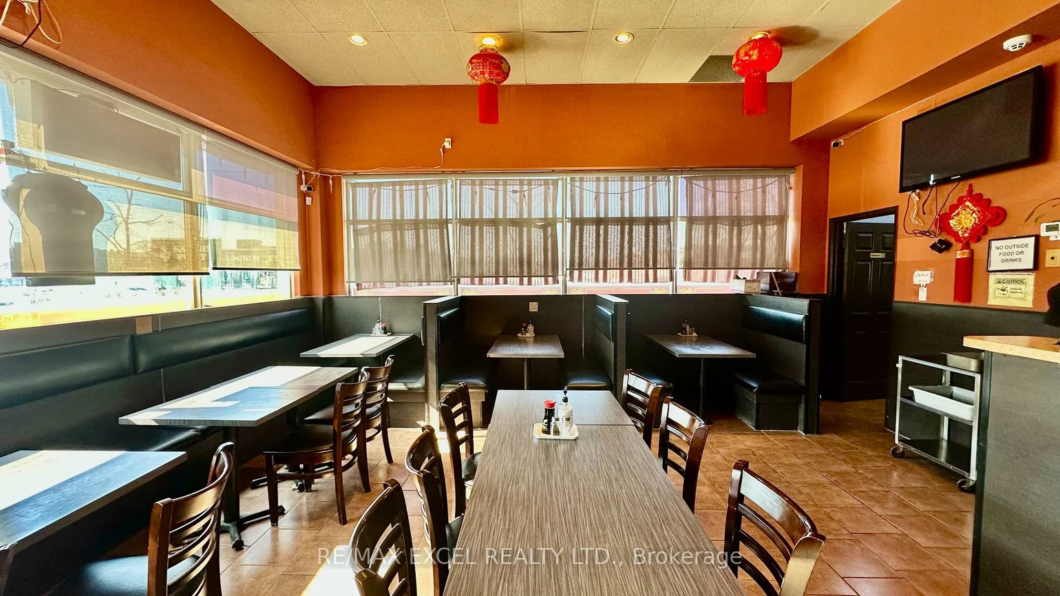 62, Overlea, Thorncliffe Park, Toronto