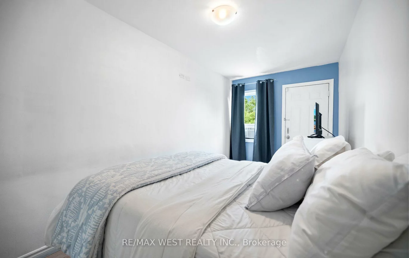 374, Oakwood, Oakwood Village, Toronto