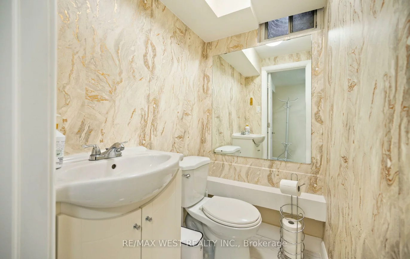 374, Oakwood, Oakwood Village, Toronto