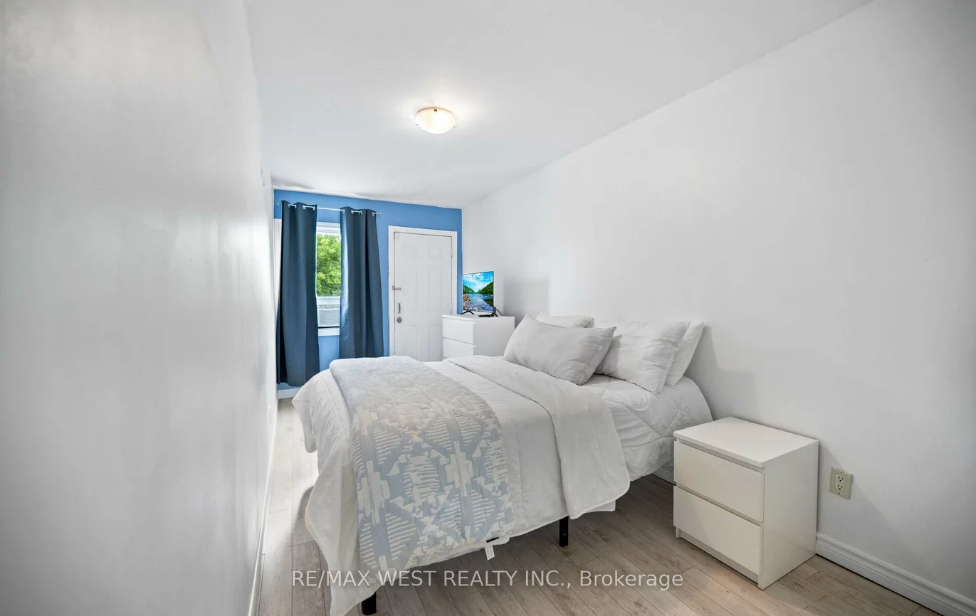 374, Oakwood, Oakwood Village, Toronto