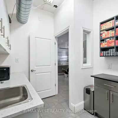 Commercial for sale, 374, Oakwood, Oakwood Village, Toronto