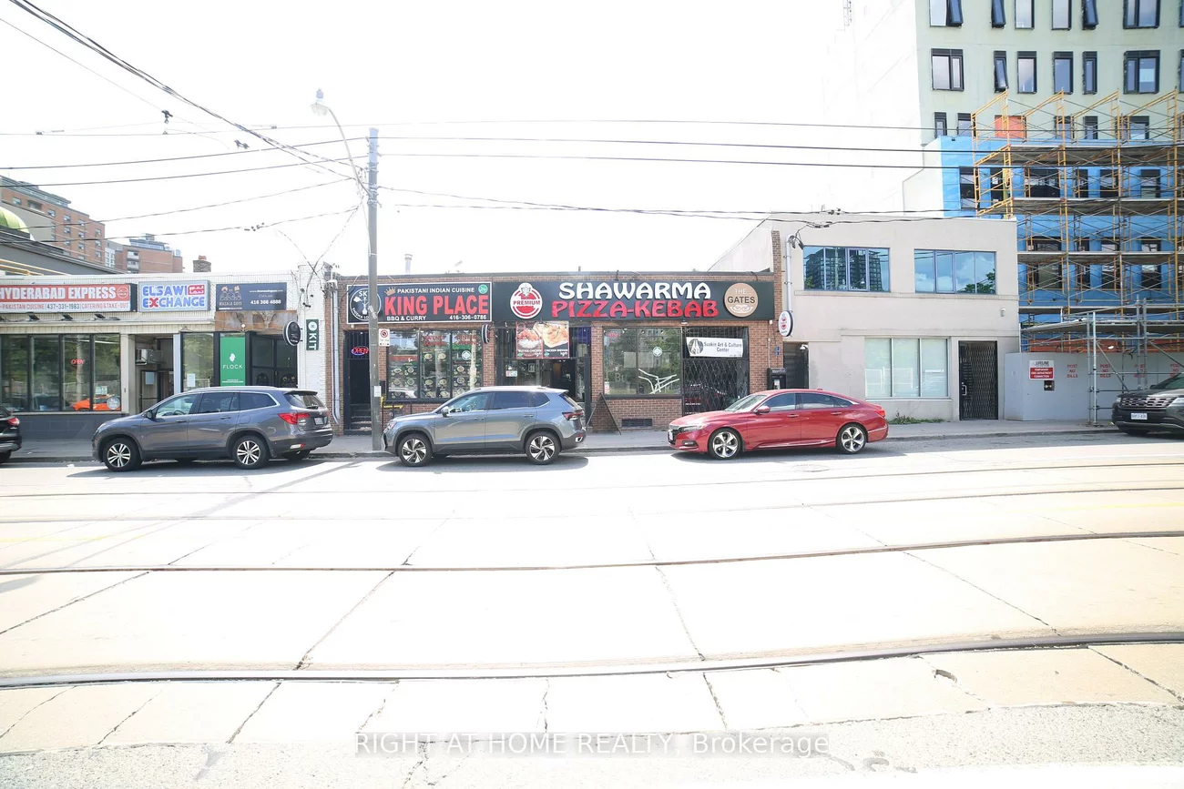 240, Parliament, Moss Park, Toronto