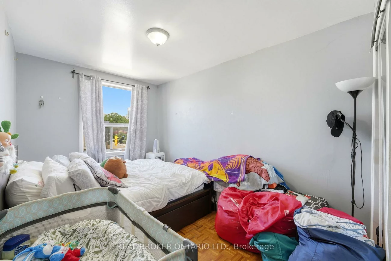 1479, Eglinton, Oakwood Village, Toronto