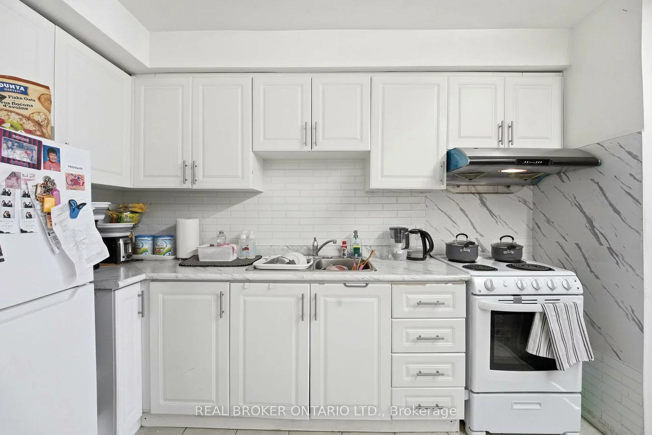 1479, Eglinton, Oakwood Village, Toronto