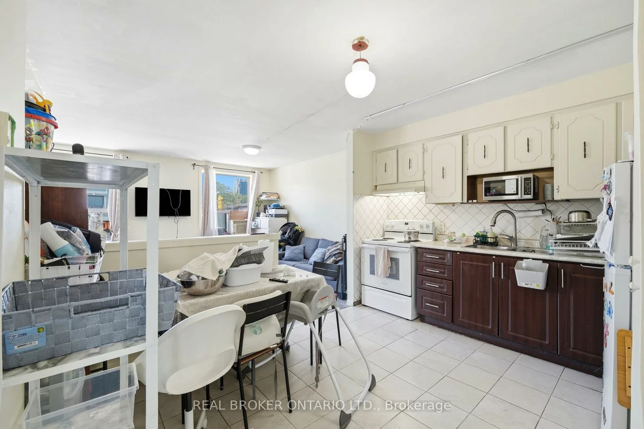 1479, Eglinton, Oakwood Village, Toronto