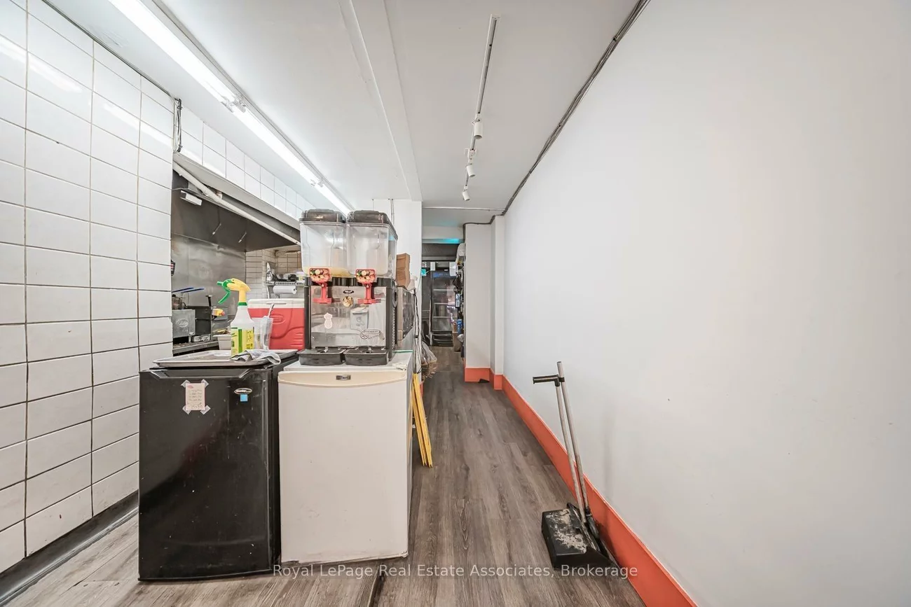 582, Yonge, Bay Street Corridor, Toronto