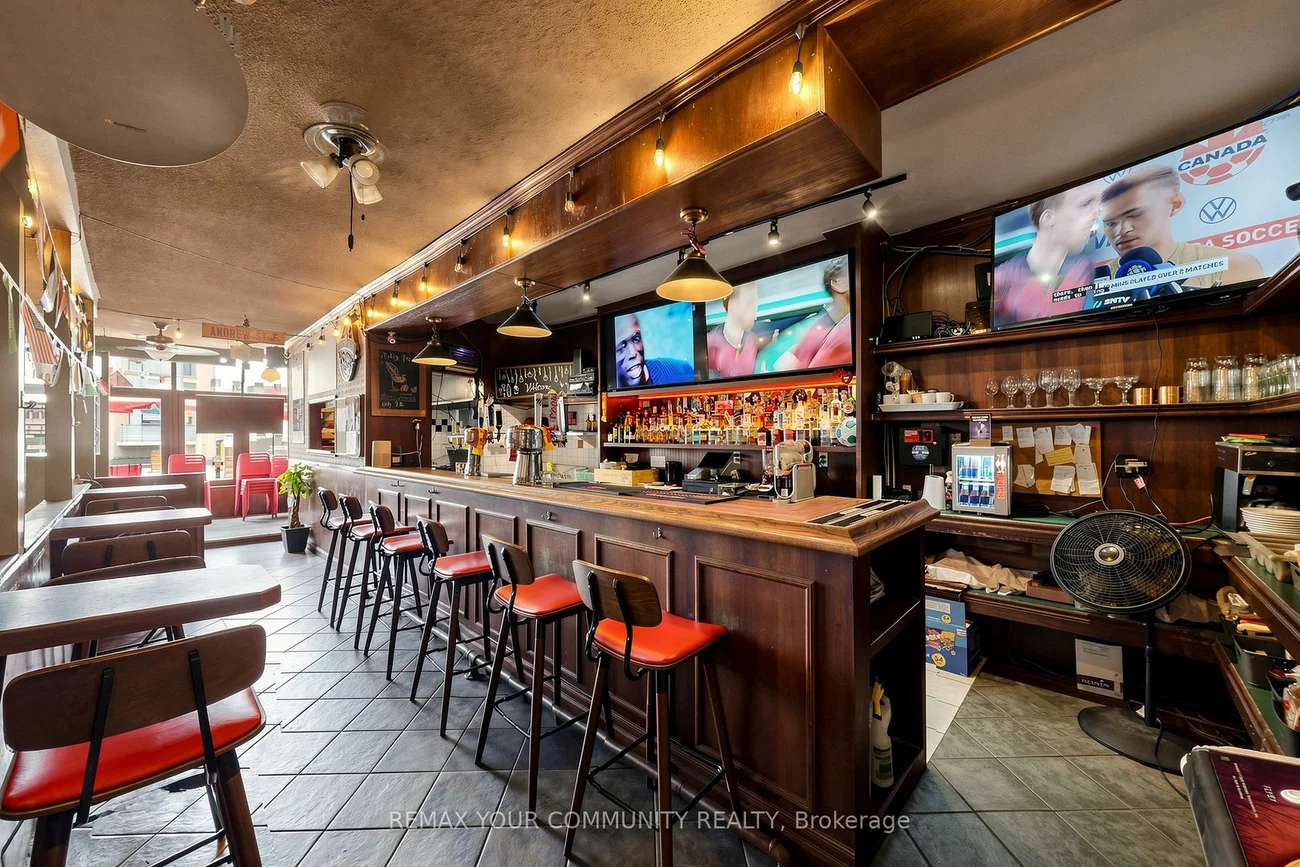383, Eglinton, Mount Pleasant East, Toronto