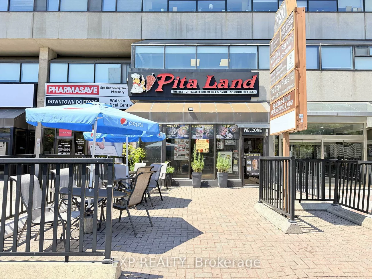 720, Spadina, University, Toronto